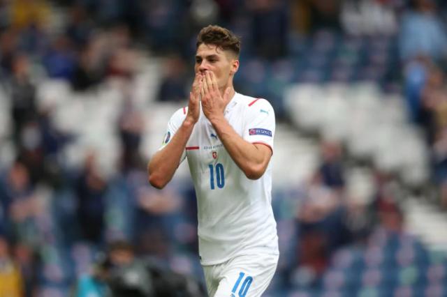 kaiyun-希克：上半场就觉得可以吊门 队友：最佳进球就它了